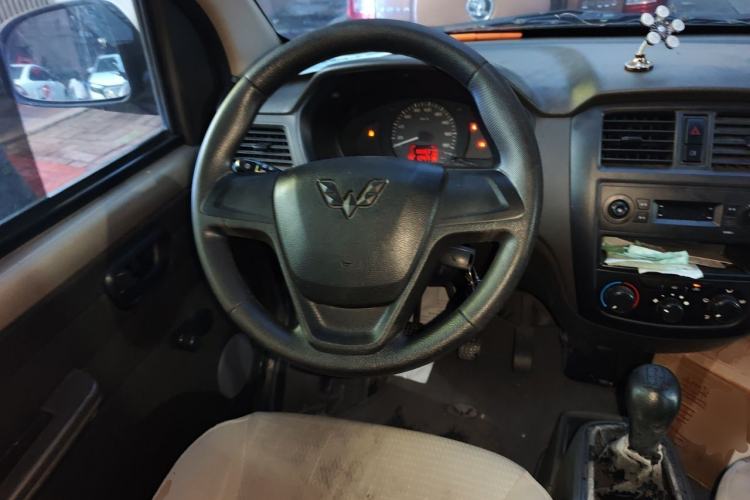 Used Wuling Rongguang 2015 1.2L S Base Model CNG Steering Wheel
