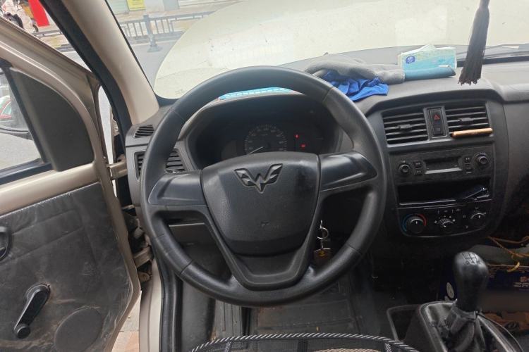 Used Wuling Rongguang 2015 1.2L S Base Model CNG Steering Wheel