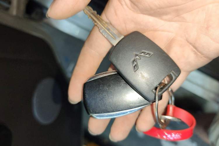 Used Wuling Rongguang 2015 1.2L S Base Model CNG Vehicle Key