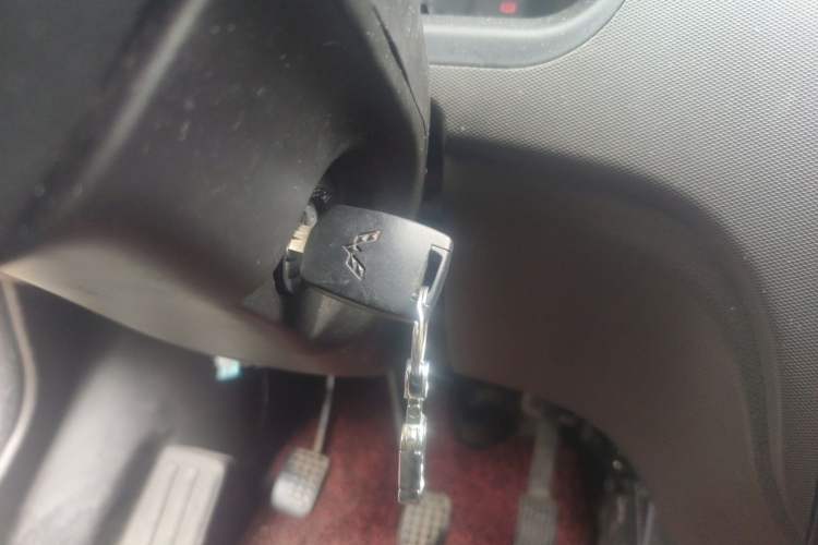 Used Wuling Rongguang 2015 1.2L S Base Model CNG Vehicle Key