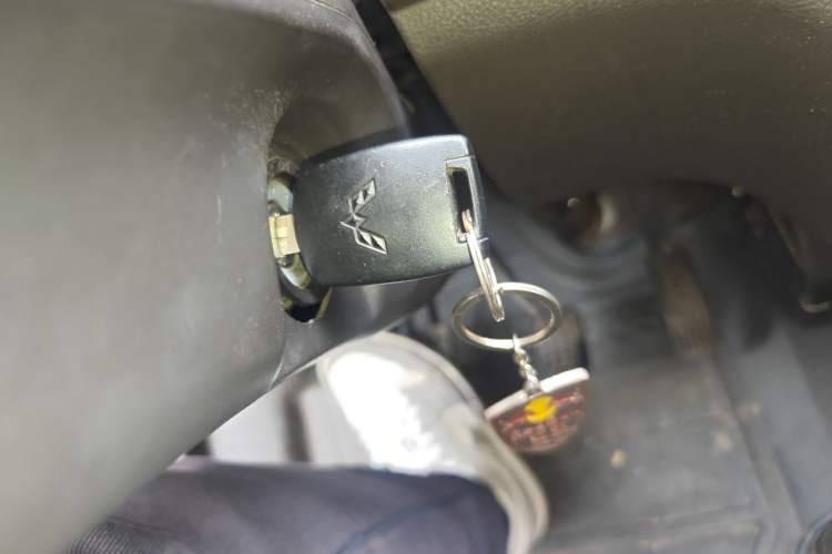 Used Wuling Rongguang 2015 1.2L S Base Model CNG Vehicle Key