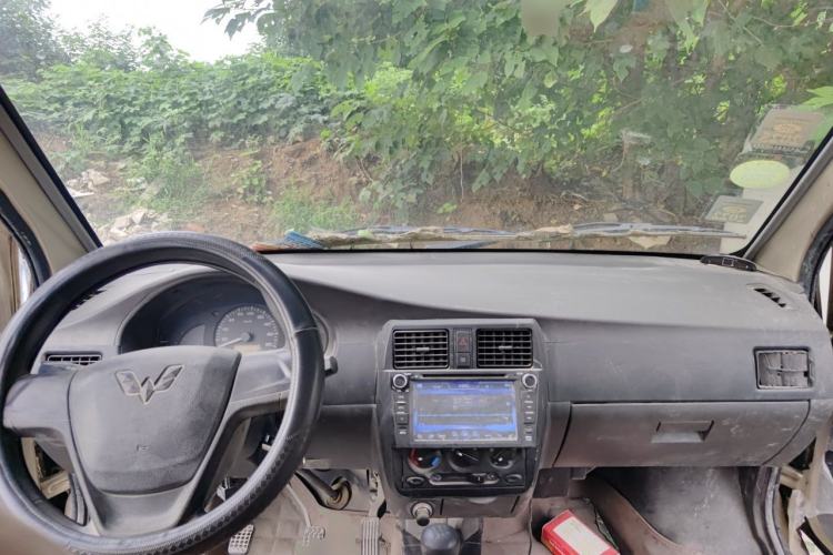 Used Wuling Rongguang 2015 1.2L S Base Model CNG Center Console