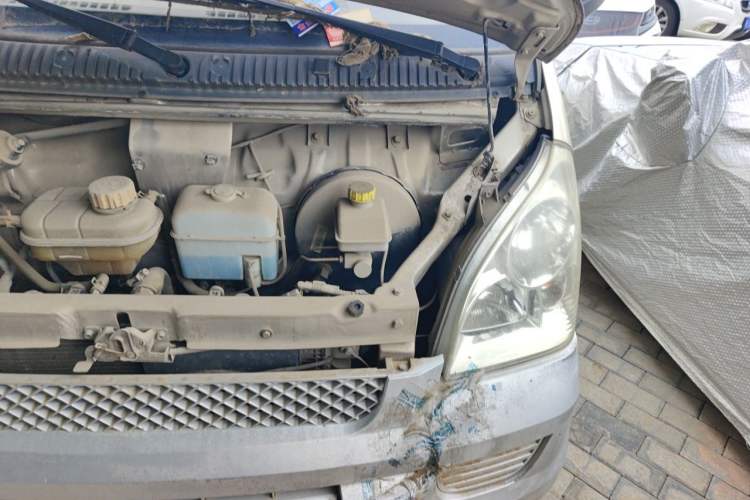 Used Wuling Rongguang 2015 1.2L S Base Model CNG Engine Bay Left
