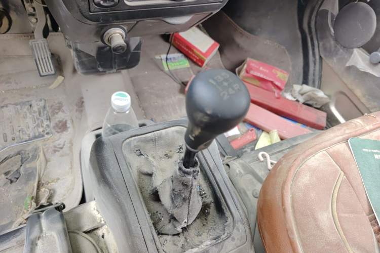 Used Wuling Rongguang 2015 1.2L S Base Model CNG Gear Lever