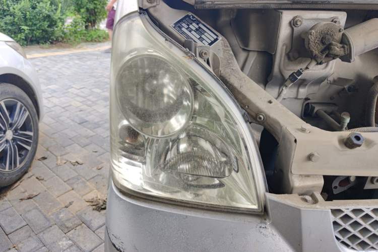 Used Wuling Rongguang 2015 1.2L S Base Model CNG Right Front Headlight
