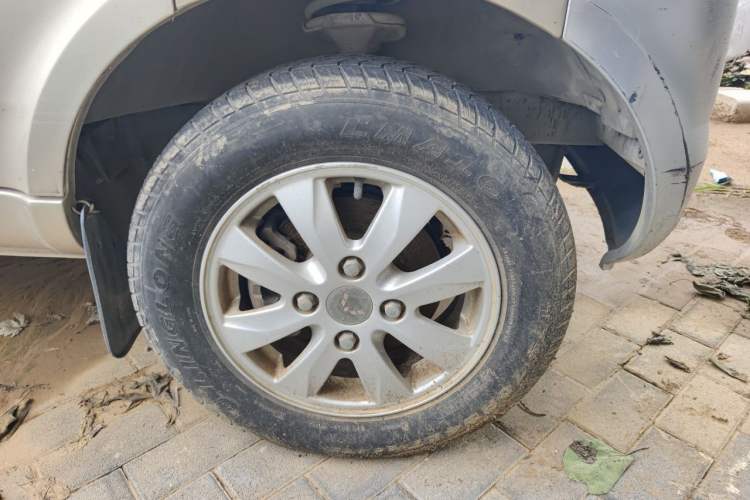 Used Wuling Rongguang 2015 1.2L S Base Model CNG Right Front Wheel Hub