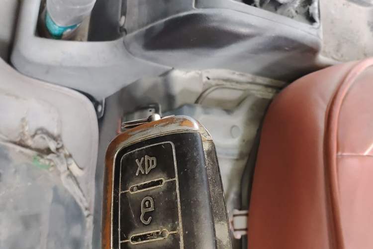 Used Wuling Rongguang 2015 1.2L S Base Model CNG Vehicle Key