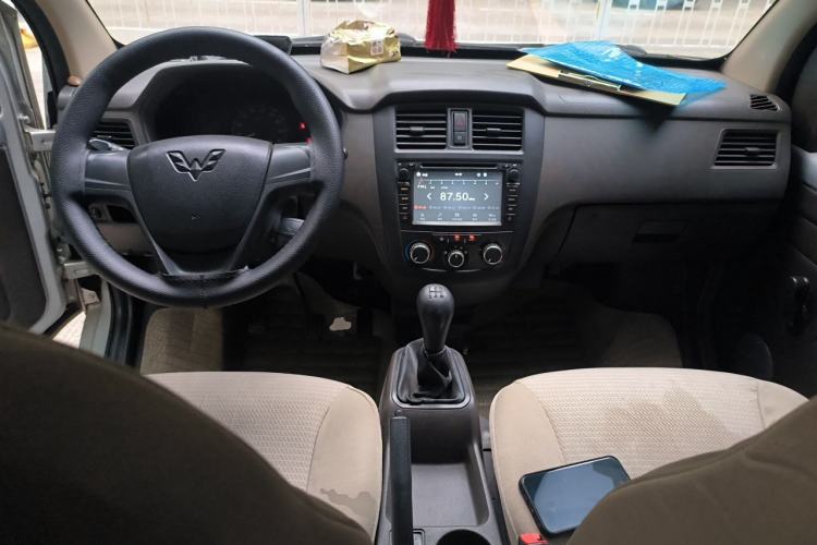 Used Wuling Rongguang 2015 1.2L S Base Model CNG Center Console