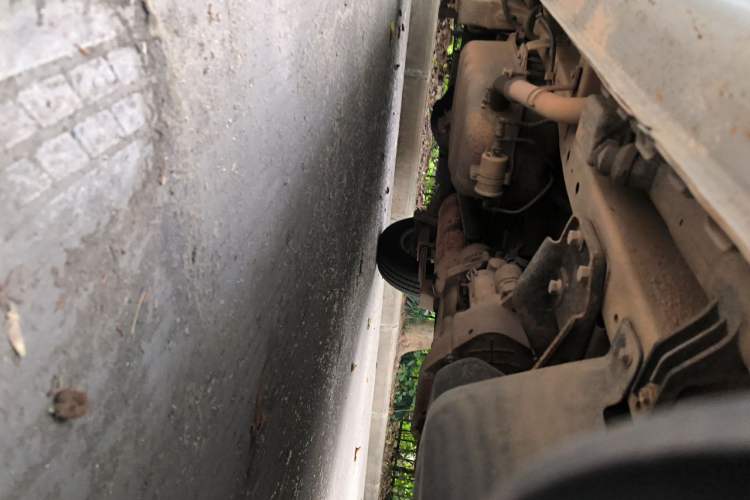 Used Wuling Rongguang 2015 1.2L S Base Model CNG Chassis Front Right