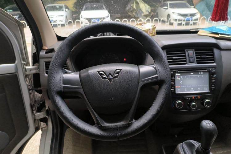 Used Wuling Rongguang 2015 1.2L S Base Model CNG Steering Wheel