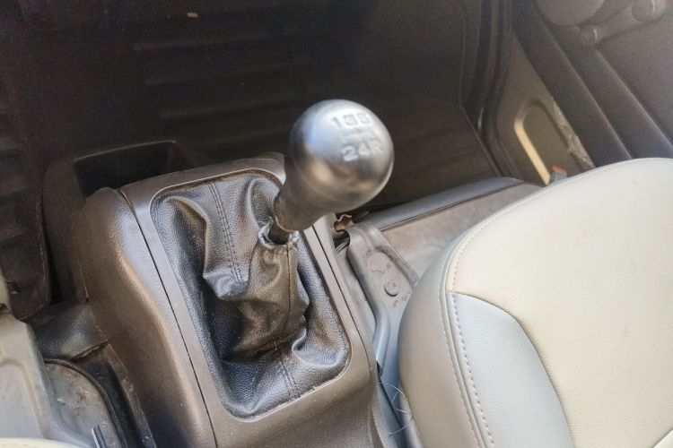 Used Wuling Rongguang 2015 1.2L S Standard CNG Model Gear Lever