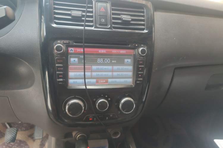 Used Wuling Rongguang 2015 1.2L S Standard CNG Model Audio And AC Panel