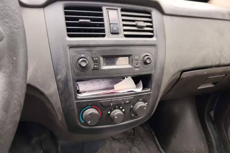 Used Wuling Rongguang 2015 1.2L S Base Model CNG Audio And AC Panel