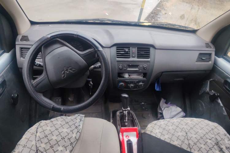 Used Wuling Rongguang 2015 1.2L S Base Model CNG Center Console