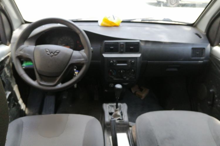 Used Wuling Rongguang 2015 1.2L S Base Model CNG Center Console