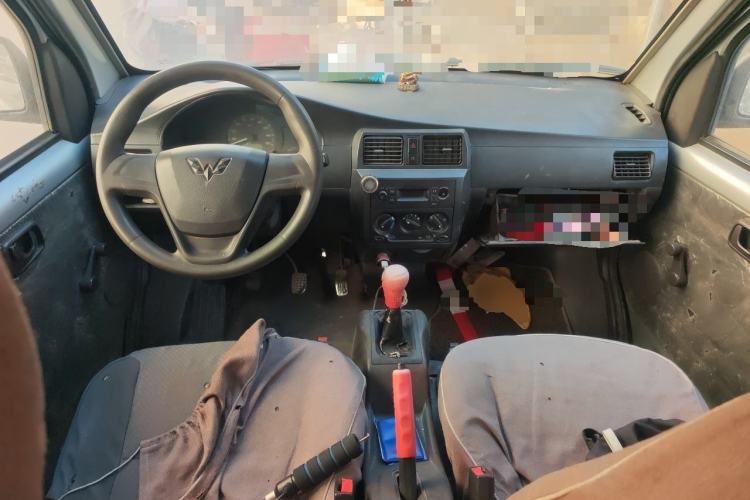 Used Wuling Rongguang 2015 1.2L S Base Model CNG Center Console