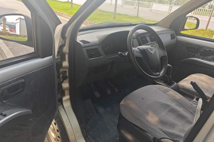 Used Wuling Rongguang 2015 1.2L S Base Model CNG Driver Seat