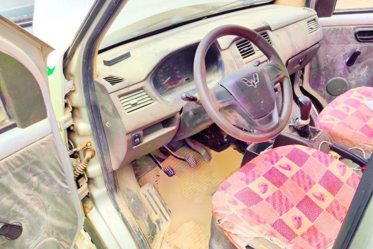 Used Wuling Rongguang 2015 1.2L S Base Model CNG Driver Seat