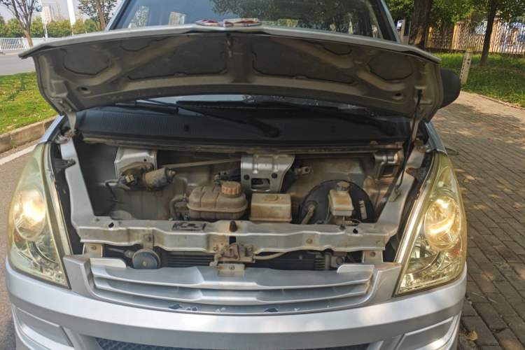 Used Wuling Rongguang 2015 1.2L S Base Model CNG Engine Bay