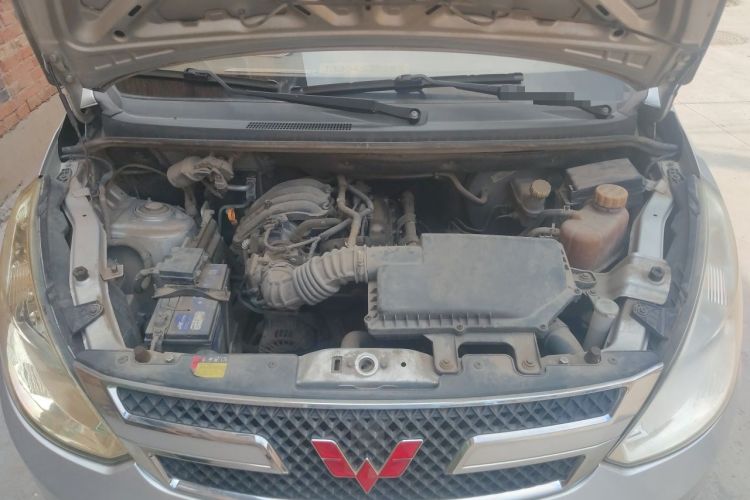 Used Wuling Rongguang 2015 1.2L S Standard CNG Model Engine Bay