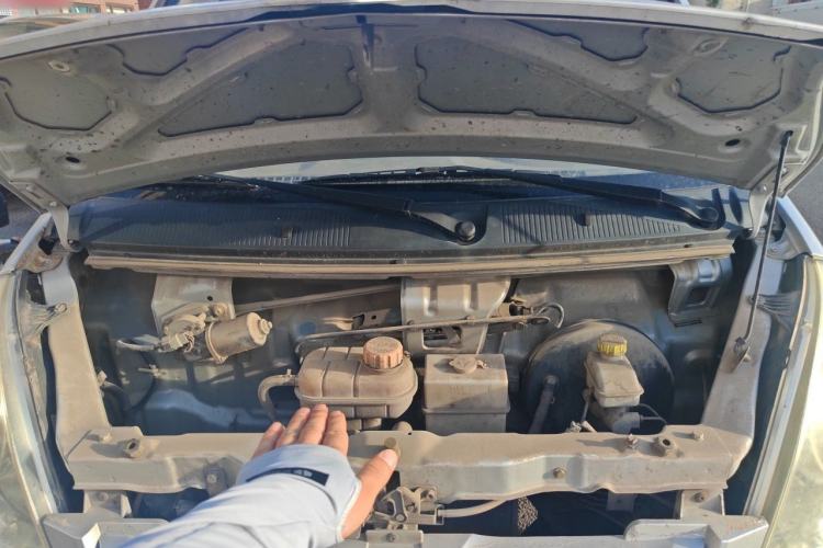 Used Wuling Rongguang 2015 1.2L S Base Model CNG Engine Bay