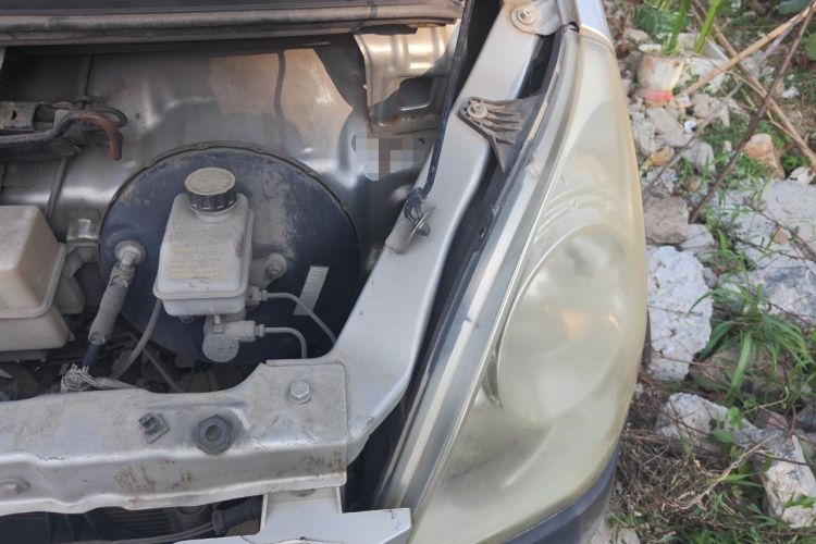 Used Wuling Rongguang 2015 1.2L S Base Model CNG Engine Bay Left