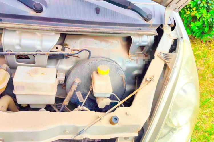 Used Wuling Rongguang 2015 1.2L S Base Model CNG Engine Bay Left