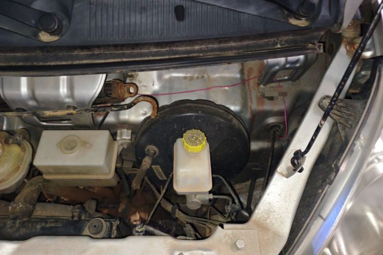 Used Wuling Rongguang 2015 1.2L S Base Model CNG Engine Bay Left