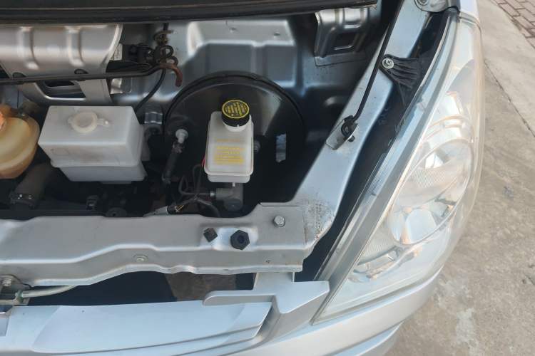 Used Wuling Rongguang  Engine Bay Left