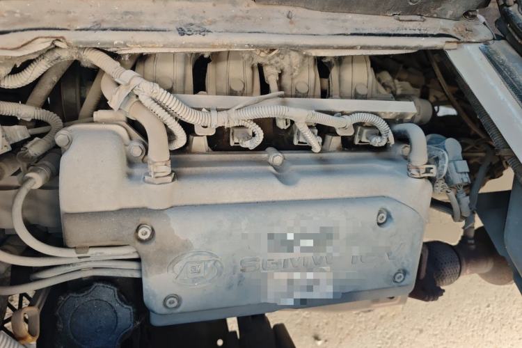 Used Wuling Rongguang 2015 1.2L S Base Model CNG Engine Bay