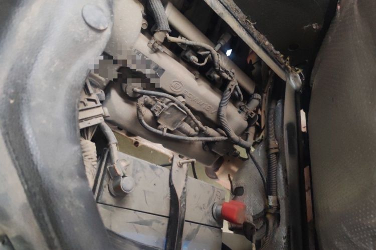 Used Wuling Rongguang 2015 1.2L S Base Model CNG Engine Bay Right