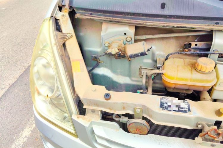 Used Wuling Rongguang 2015 1.2L S Base Model CNG Engine Bay Right