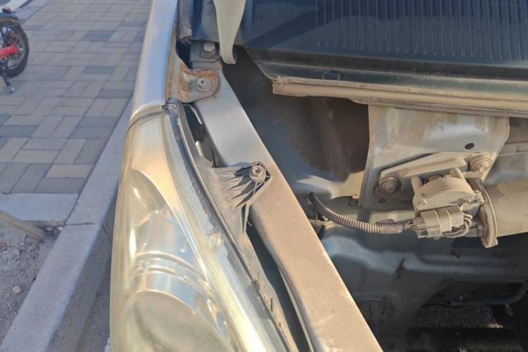 Used Wuling Rongguang 2015 1.2L S Base Model CNG Engine Bay Right