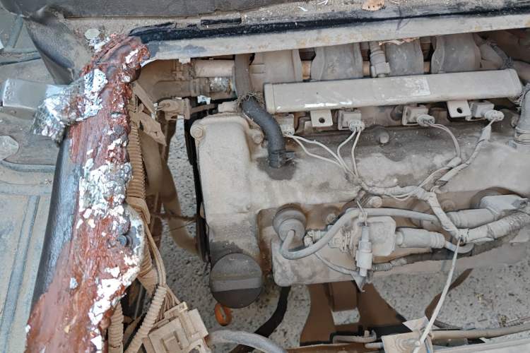 Used Wuling Rongguang 2015 1.2L S Base Model CNG Engine Bay Right