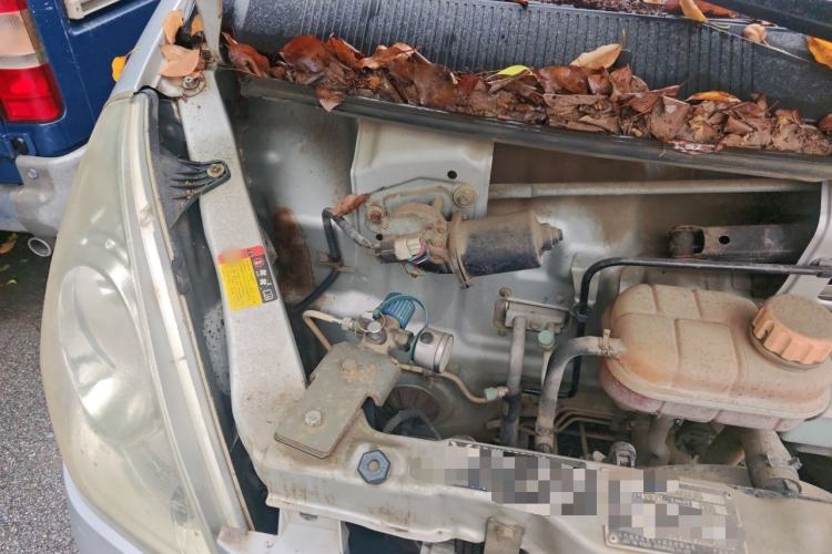 Used Wuling Rongguang 2015 1.2L S Standard CNG Model Engine Bay Right