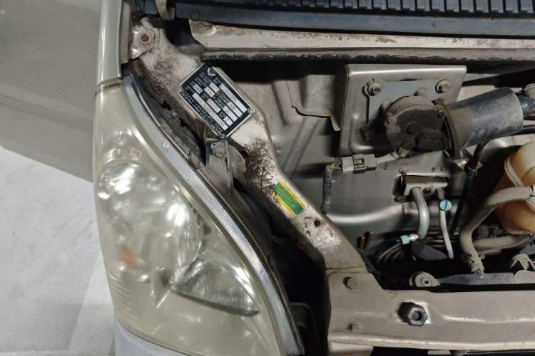 Used Wuling Rongguang  Engine Bay Right