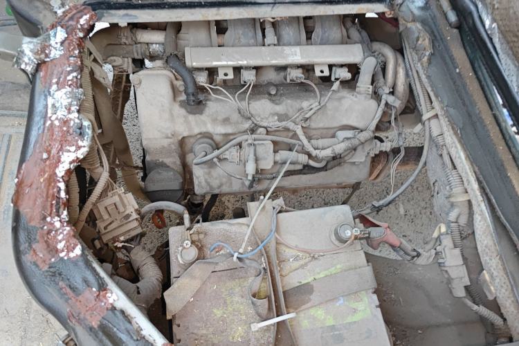 Used Wuling Rongguang 2015 1.2L S Base Model CNG Engine Bay