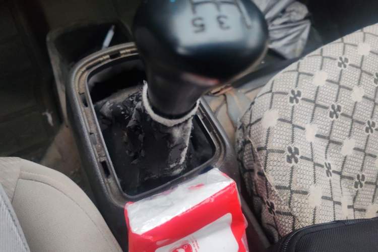 Used Wuling Rongguang 2015 1.2L S Base Model CNG Gear Lever