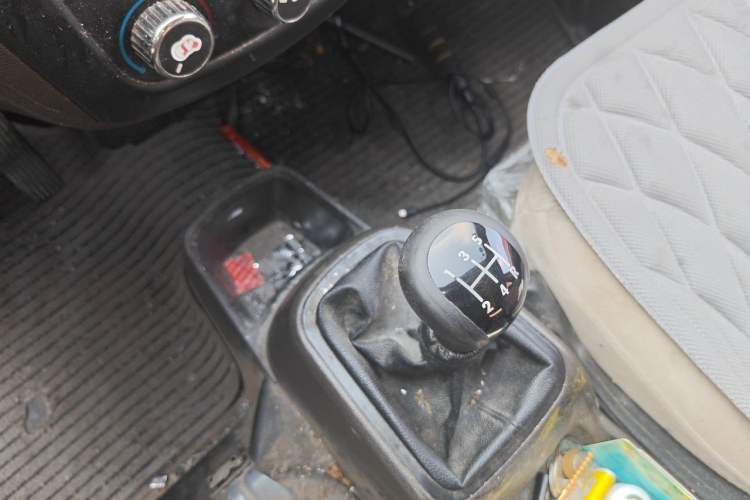 Used Wuling Rongguang 2015 1.2L S Base Model CNG Gear Lever