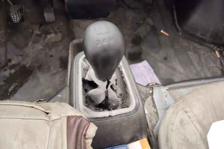 Used Wuling Rongguang 2015 1.2L S Base Model CNG Gear Lever