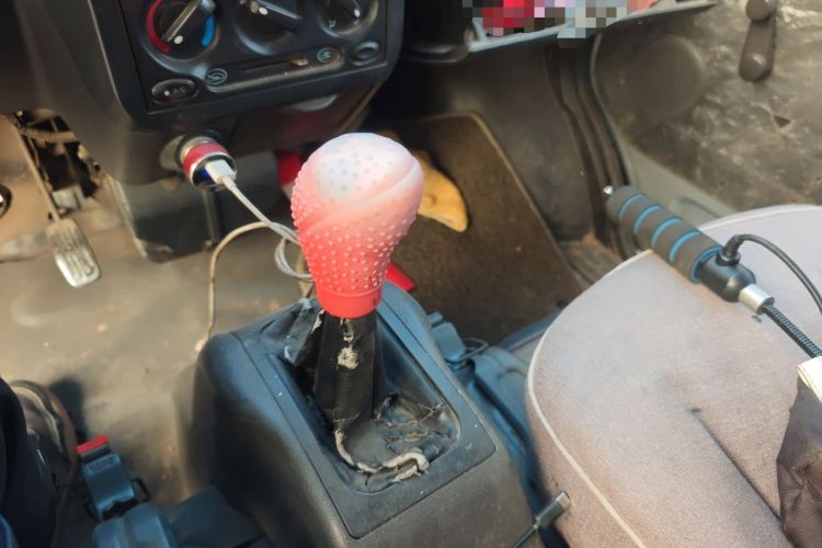 Used Wuling Rongguang 2015 1.2L S Base Model CNG Gear Lever