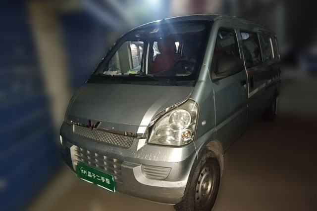 Used Wuling Rongguang 2015 Wuling Hongguang extended‑wheelbase version, 1.2L, manual, no air conditioning