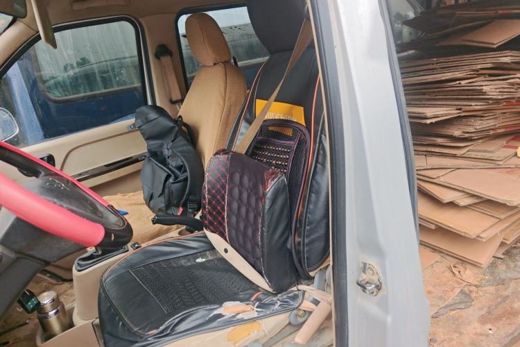 Used Wuling Rongguang 2015 1.2L S Standard CNG Model Left Rear Seat