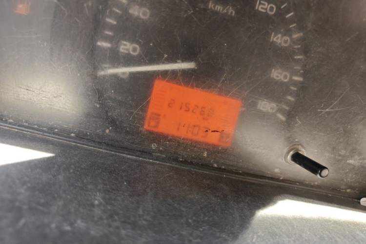 Used Wuling Rongguang  Odometer Close Up