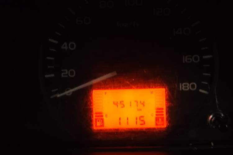 Used Wuling Rongguang  Odometer Close Up