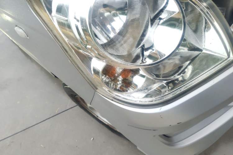 Used Wuling Rongguang 2015 1.2L S Base Model CNG Right Front Headlight