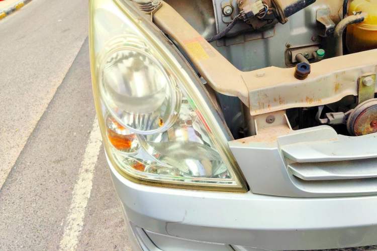 Used Wuling Rongguang 2015 1.2L S Base Model CNG Right Front Headlight