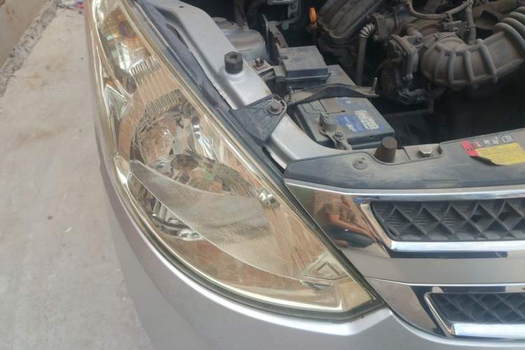 Used Wuling Rongguang 2015 1.2L S Standard CNG Model Right Front Headlight