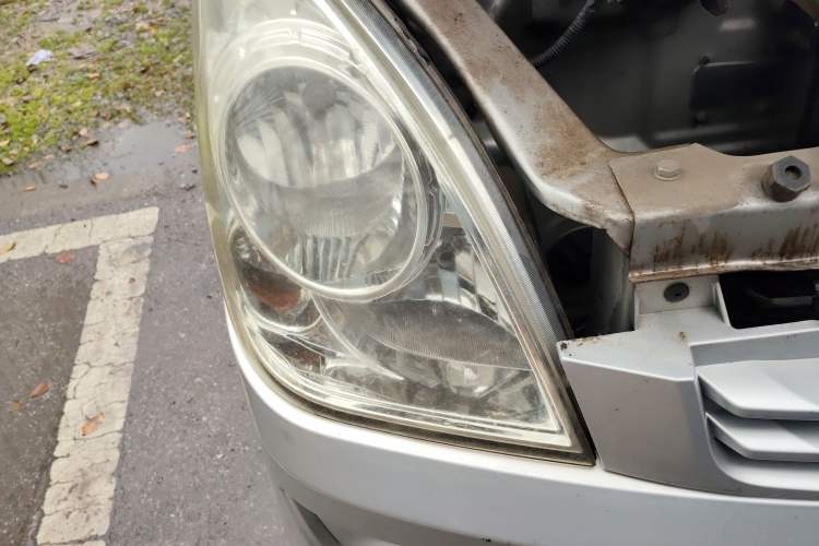 Used Wuling Rongguang 2015 1.2L S Base Model CNG Right Front Headlight