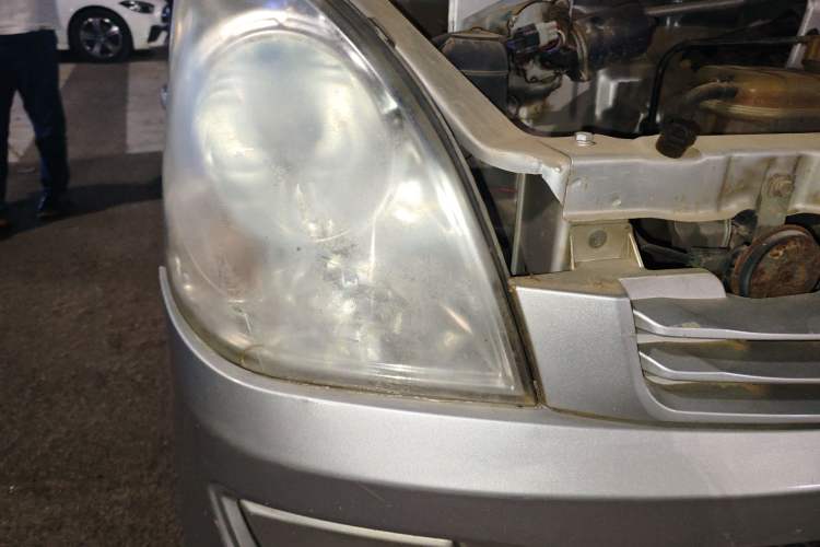 Used Wuling Rongguang 2015 1.2L S Base Model CNG Right Front Headlight